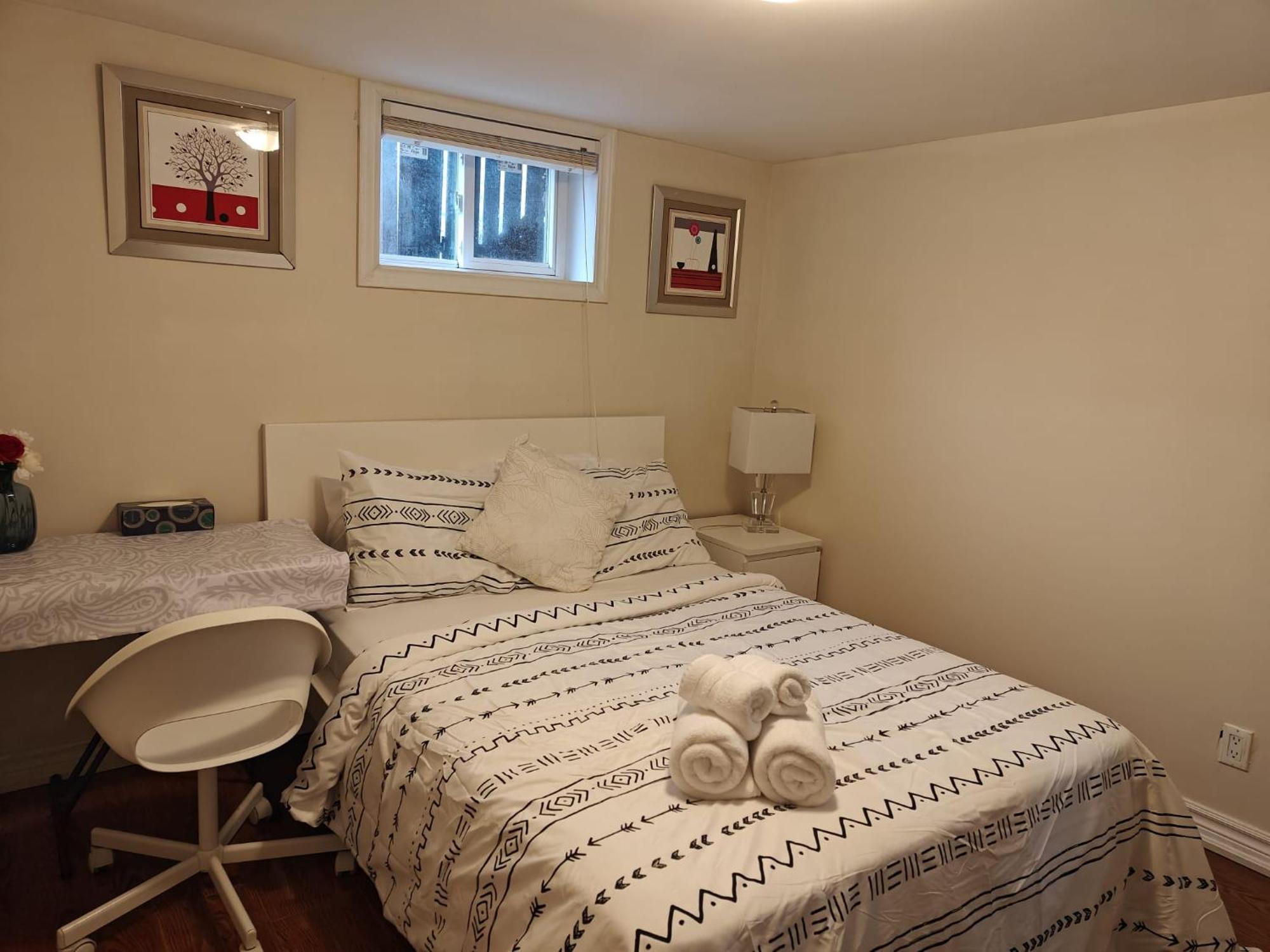 Spacious Mbr Near Kennedy Subway & Go Toronto Eksteriør bilde