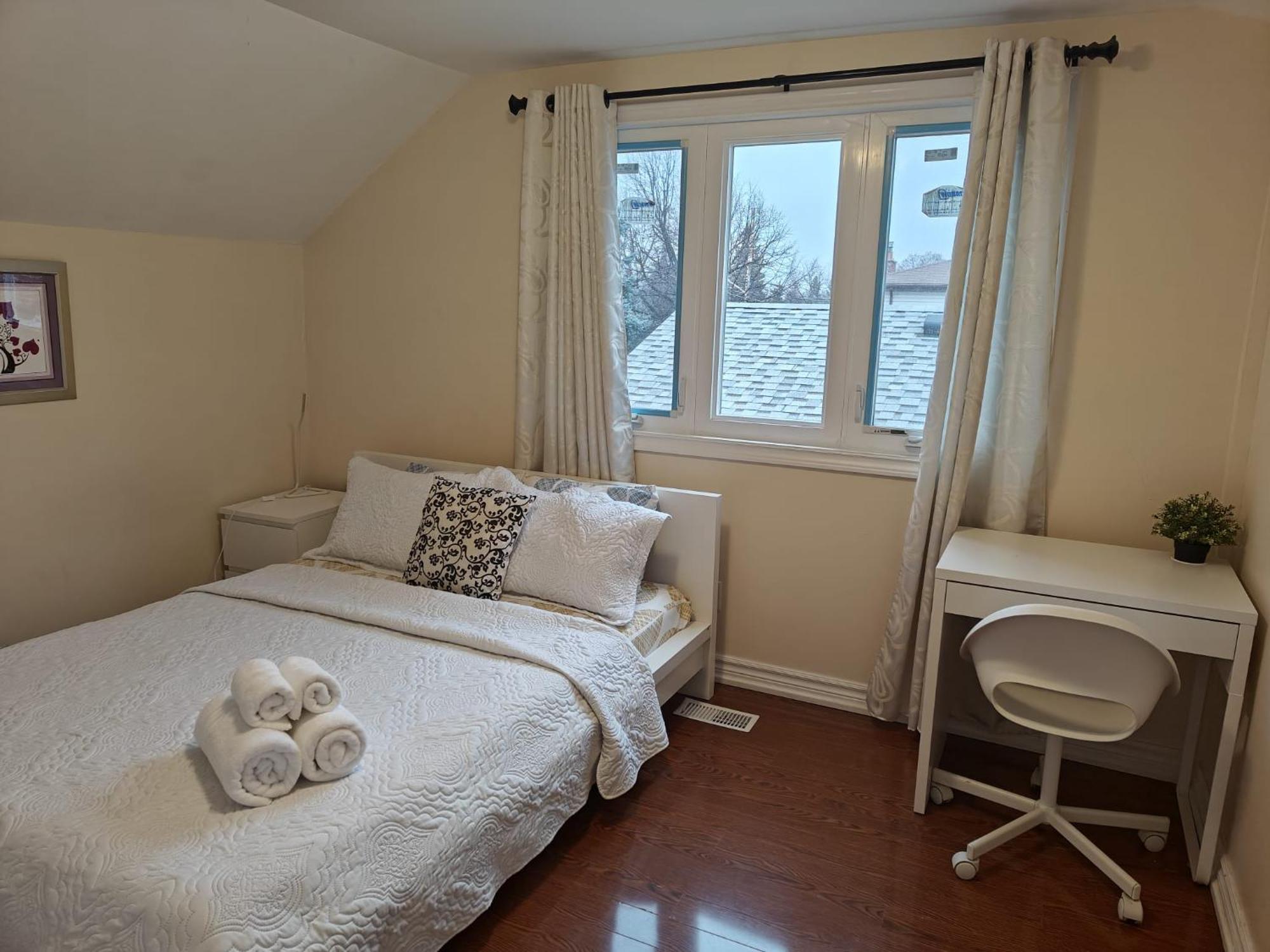 Spacious Mbr Near Kennedy Subway & Go Toronto Eksteriør bilde