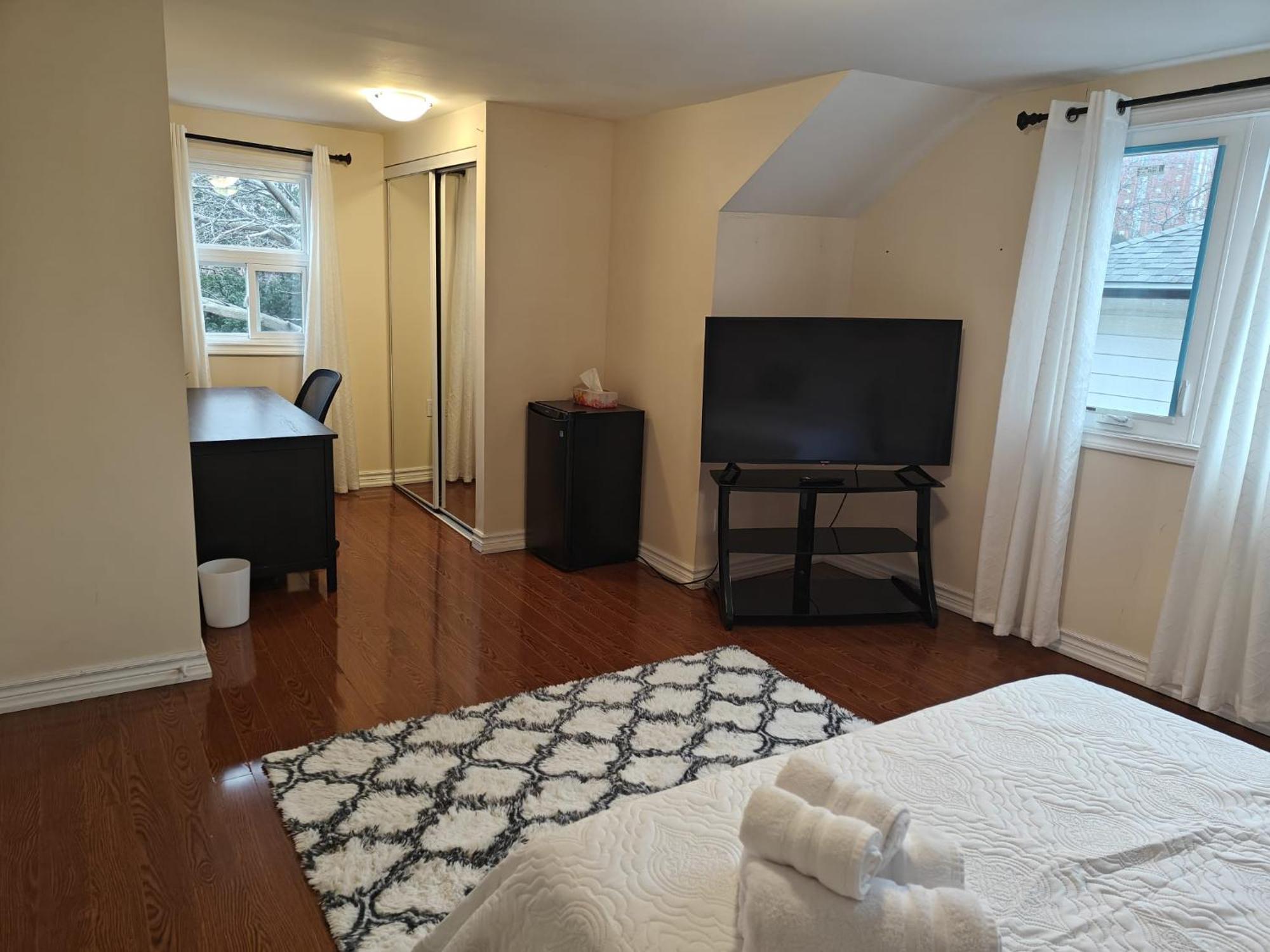 Spacious Mbr Near Kennedy Subway & Go Toronto Eksteriør bilde