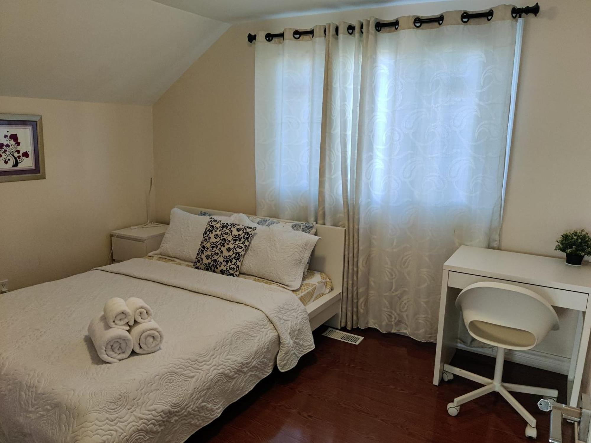 Spacious Mbr Near Kennedy Subway & Go Toronto Eksteriør bilde